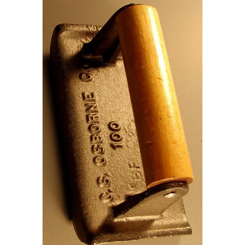 C.S. Osborne Edger #100